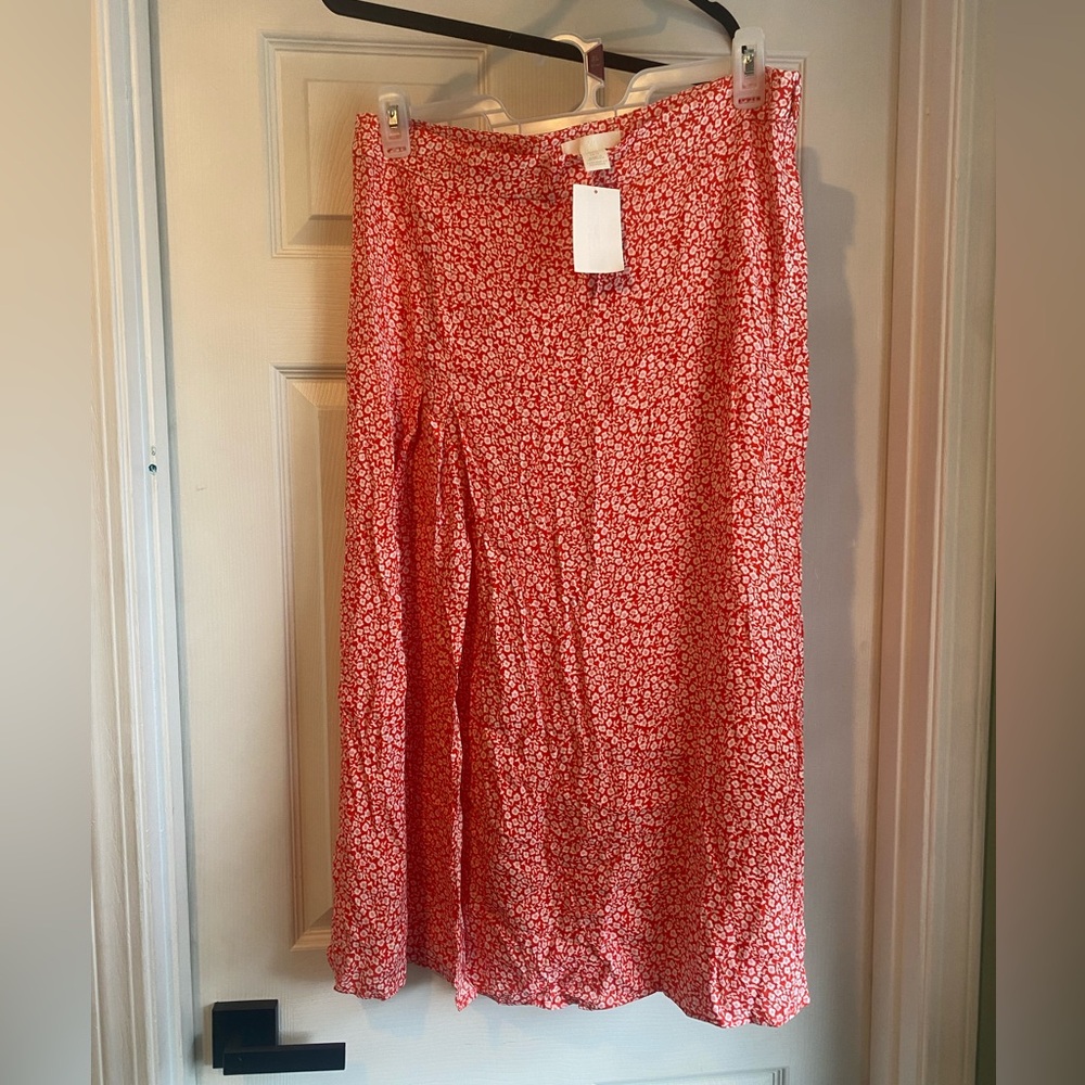 NEW H&M midi floral Skirt with slit size 14  Floral Red Women's H & M Skirt